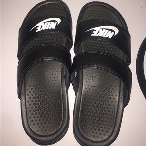 Nike Benassi Duo Slides